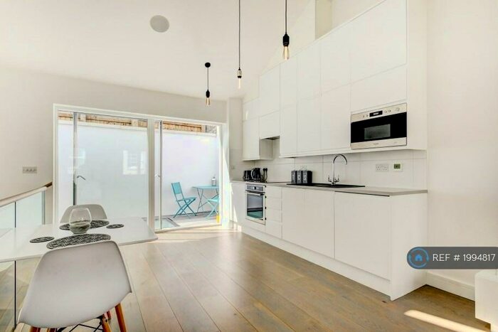 2 Bedroom Semi-Detached House To Rent In Sydenham Road, Cotham, Bristol, BS6