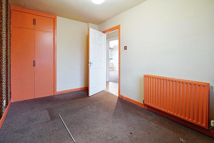 2 Bedroom Apartment For Sale In Wilbury Crescent, Hove, BN3