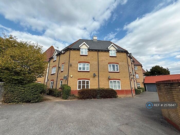 2 Bedroom Flat To Rent In Basildon, Basildon, SS15