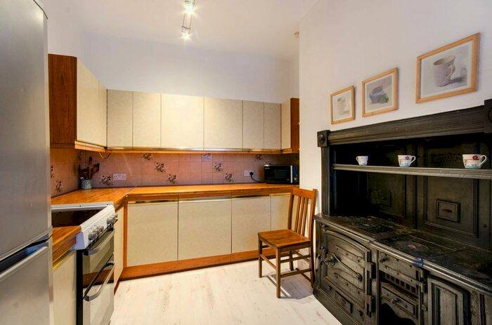 4 Bedroom Flat To Rent In Bond Street, Ealing Broadway, London, W5