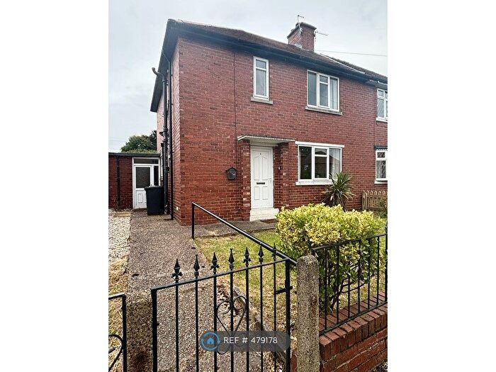 3 Bedroom Semi-Detached House To Rent In West Pinfold, Royston, Barnsley, S71