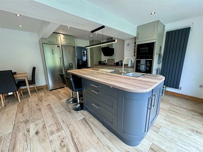 3 Bedroom Detached House For Sale In Gwel Y Llan, Llandegfan, LL59