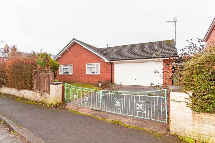 3 Bedroom Detached Bungalow For Sale In Gray Street, Clowne, S43