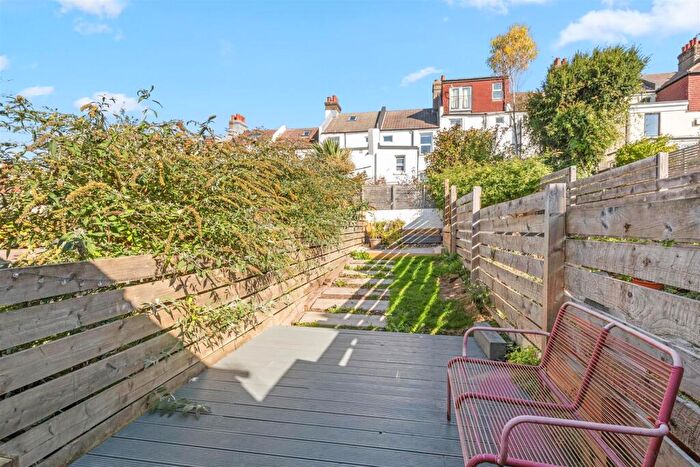 2 Bedroom Apartment For Sale In Bear Road, Brighton, BN2
