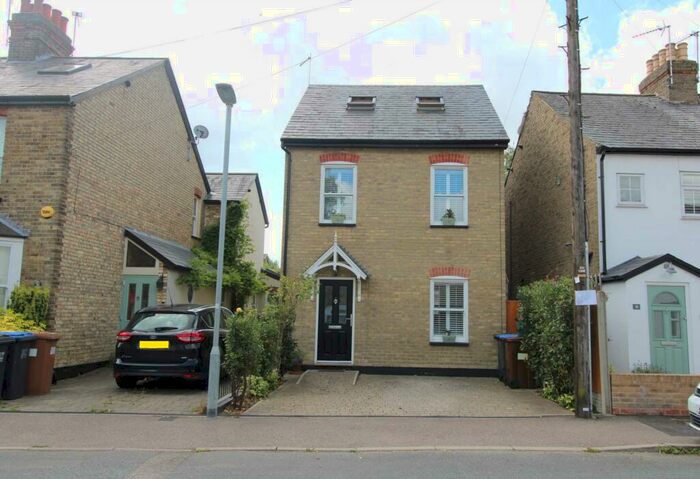 3 Bedroom Detached House To Rent In Thornton Road, Potters Bar, EN6