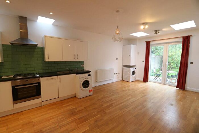 2 Bedroom House To Rent In Ewell Road, Surbiton, KT6