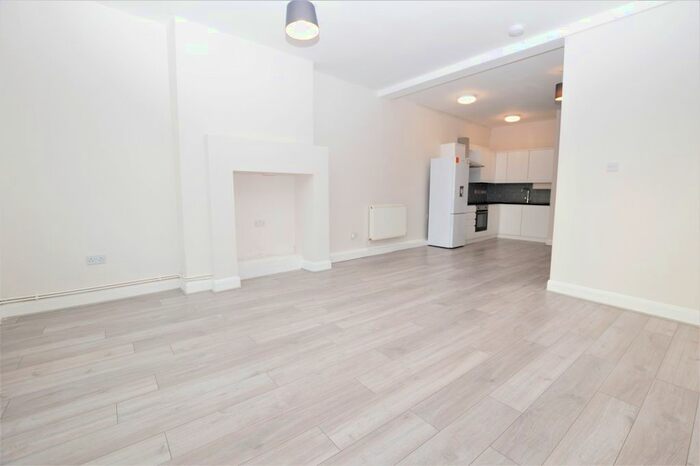 2 Bedroom Flat To Rent In Peckham High Street, London, SE15