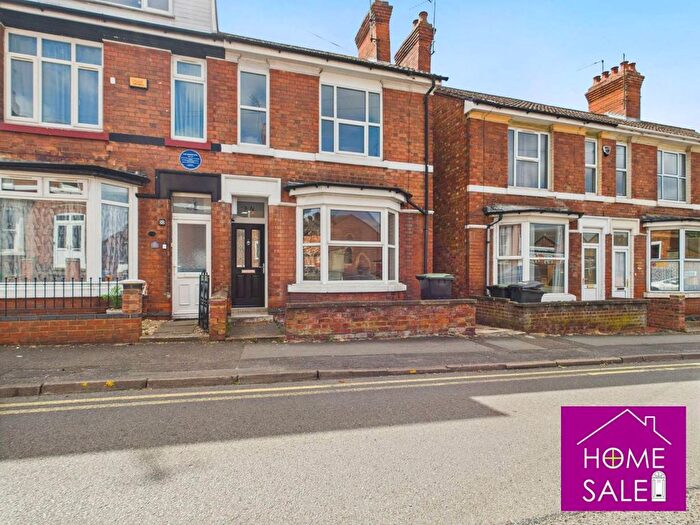 3 Bedroom Semi-Detached House To Rent In Queens Street, Rushden, NN10