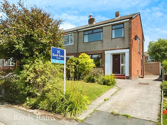 3 Bedroom Semi-Detached House For Sale In Sunningdale Road, Macclesfield, Cheshire, SK11