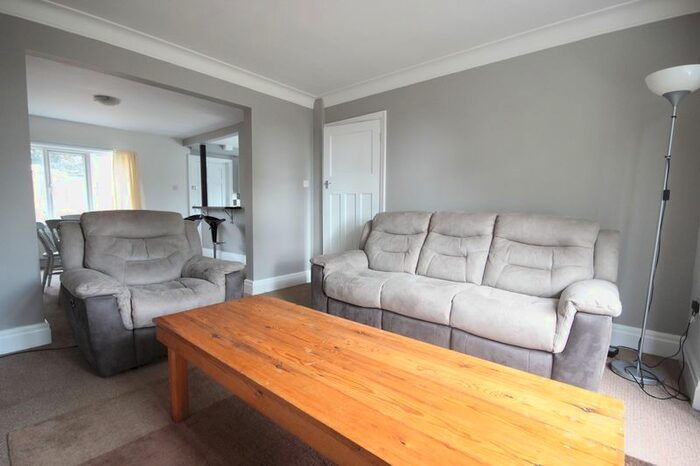 3 Bedroom Semi-Detached House To Rent In Vesper Road, Kirkstall, Leeds, LS5