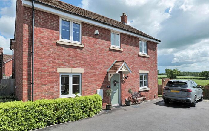 4 Bedroom Detached House For Sale In Lopes Close, Melksham, SN12
