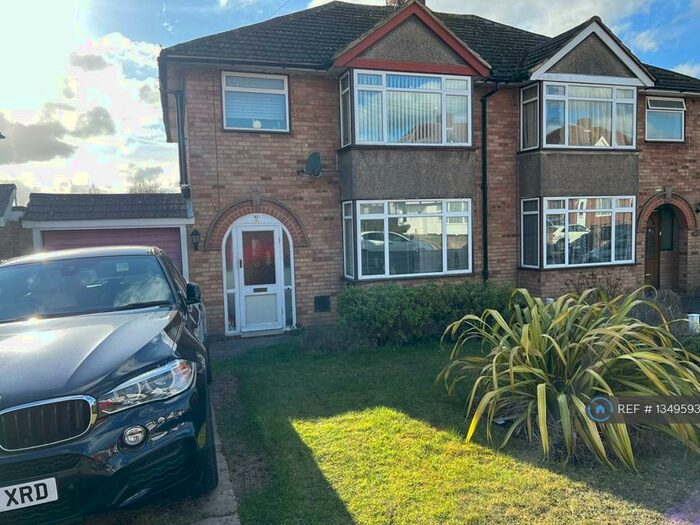 3 Bedroom Semi-Detached House To Rent In Shakespeare Road, Luton, LU4