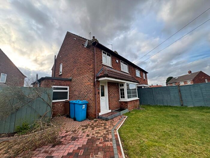 3 Bedroom Semi-Detached House To Rent In The Oval, Brough, HU15