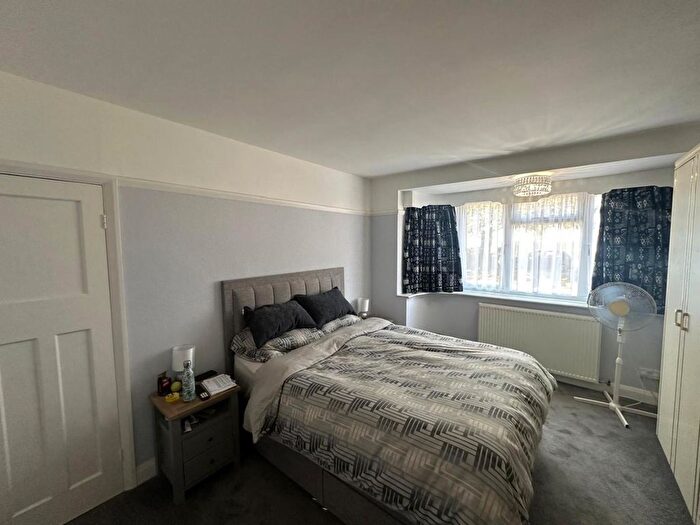 1 Bedroom Property To Rent In Locket Road, Harrow, HA3