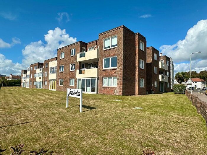 2 Bedroom Flat For Sale In De La Warr Parade, Bexhill-On-Sea, TN40