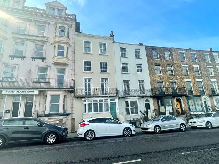 1 Bedroom Flat To Rent In Fort Crescent, Margate, CT9