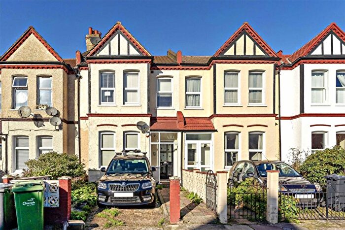 2 Bedroom Flat For Sale In Fairmile Avenue, Streatham, SW16