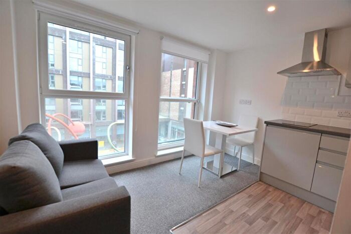 Studio To Rent In Wolstenholme Square, City Centre, L1