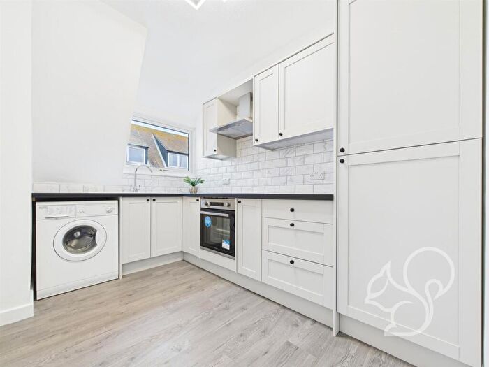 2 Bedroom Apartment For Sale In Seaview Avenue, West Mersea, CO5