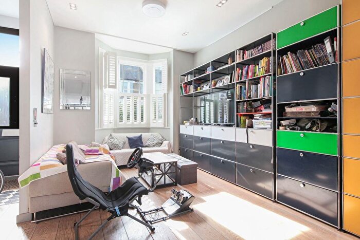 4 Bedroom Property To Rent In Honiton Road, London, NW6