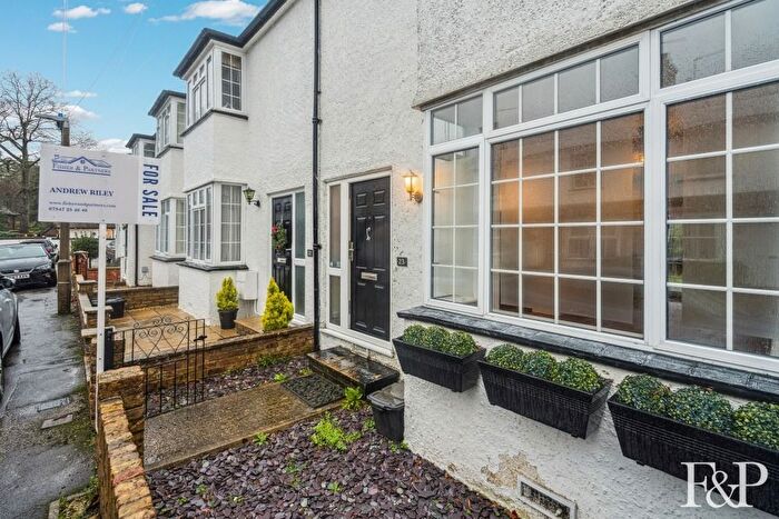 2 Bedroom Cottage For Sale In Pinewood Close, Gerrards Cross, SL9