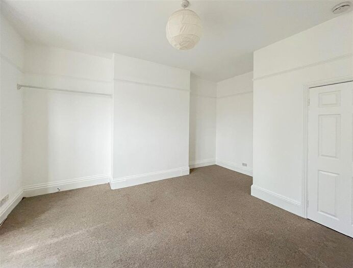 1 Bedroom Flat To Rent In Cavendish Place, Eastbourne, BN21