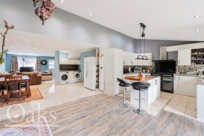 4 Bedroom End Of Terrace House For Sale In Middlesex Road, Mitcham, CR4