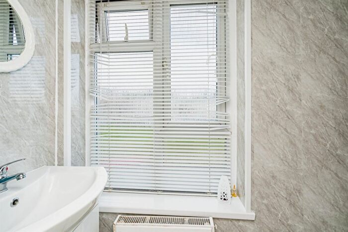 3 Bedroom End Of Terrace House For Sale In Bunns Lane, Dudley, DY2