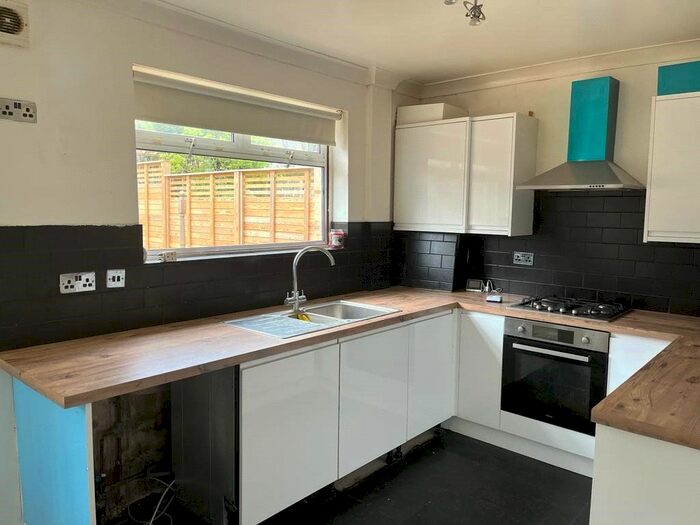 3 Bedroom Terraced House To Rent In Ringshall Road, Orpington, BR5