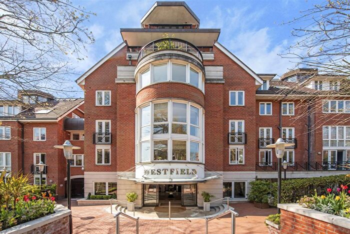 2 Bedroom Flat For Sale In Kidderpore Avenue, Hampstead, London, NW3