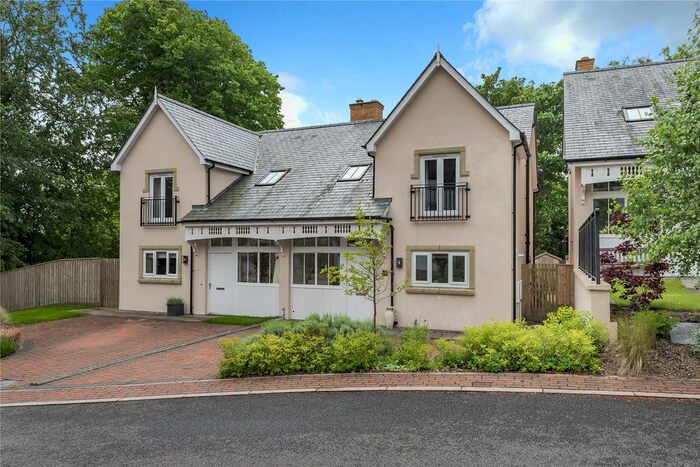 3 Bedroom Semi-Detached House For Sale In Kenwyn Gardens, Truro, Cornwall, TR1