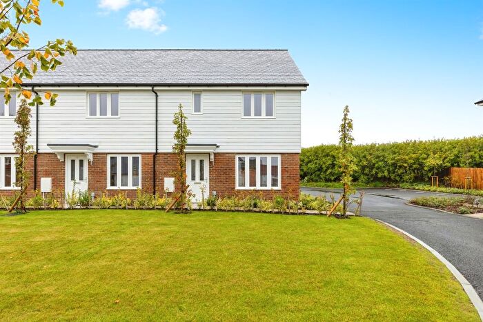 3 Bedroom End Of Terrace House For Sale In Summerfield Nurseries, Staple, Canterbury, CT3