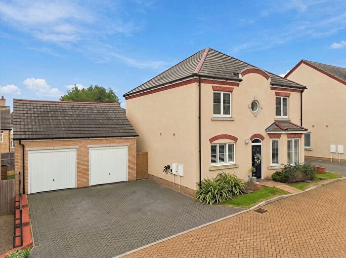 4 Bedroom Detached House For Sale In Helena Crescent, Fairfield, Hitchin, SG5