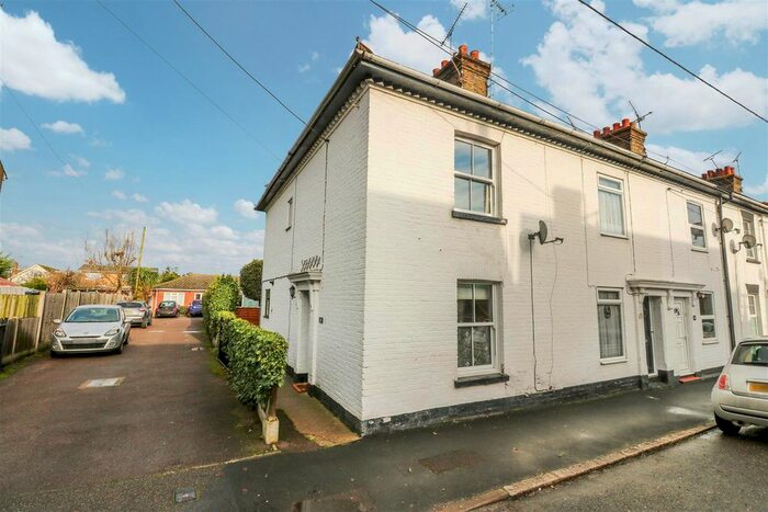 2 Bedroom End Of Terrace House For Sale In Stambridge Road, Rochford SS4