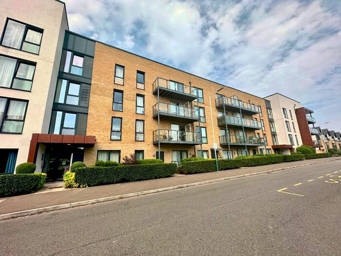 2 Bedroom Flat To Rent In Flat, Blackthorn House, St. Clements Avenue, Romford, RM3
