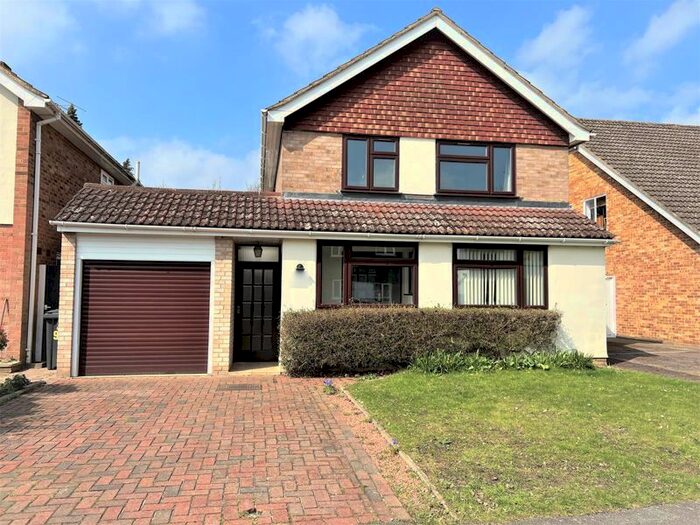 3 Bedroom Detached House To Rent In Princes Way, Hutton, Brentwood, CM13