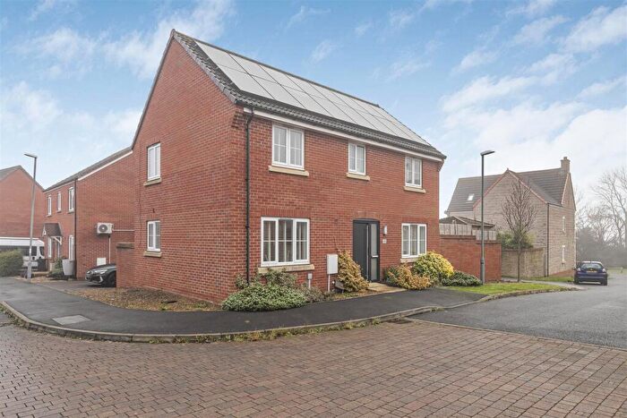 4 Bedroom Detached House For Sale In Blackberry Way, Keynsham, Bristol, BS31