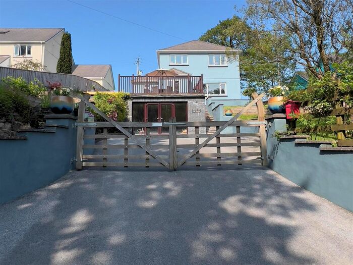 3 Bedroom Detached House For Sale In Llandeilo, SA19