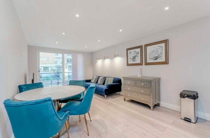 2 Bedroom Flat To Rent In Riverside West, Wandsworth, London, SW18