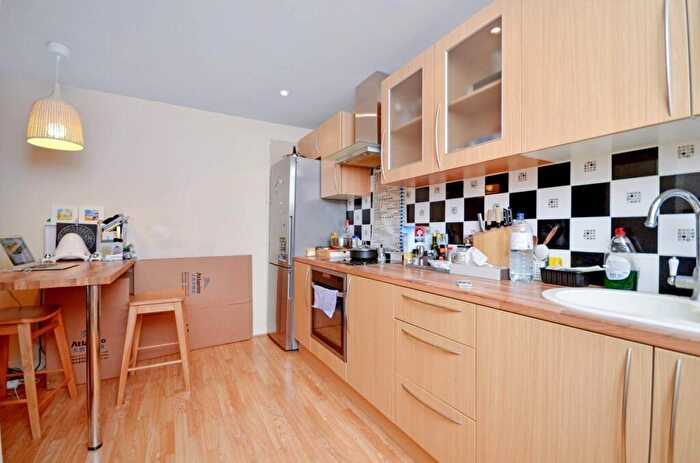 1 Bedroom Flat To Rent In Featherstone Street, Old Street, London, EC1Y