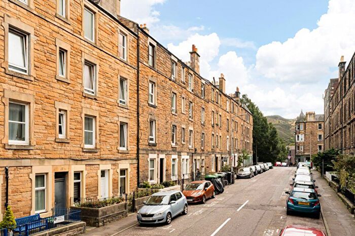 2 Bedroom Flat For Sale In Dalgety Street, Edinburgh, EH7