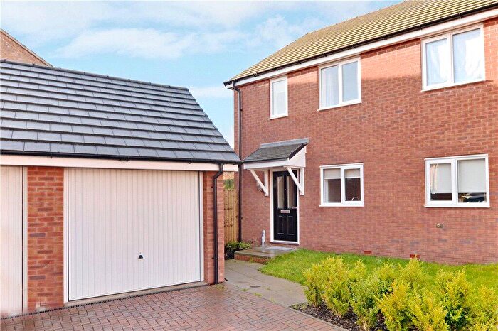 3 Bedroom House To Rent In Hardy Close, Towcester, Northamptonshire, NN12