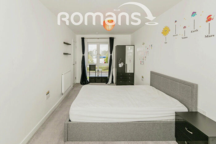 2 Bedroom Apartment To Rent In Nightingale Way, RG30