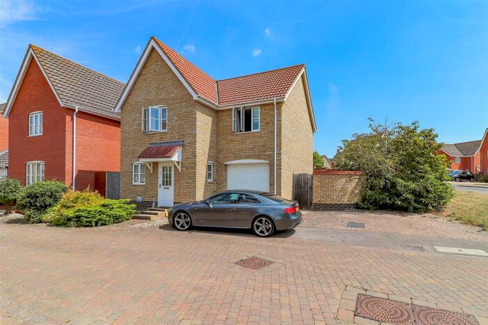 3 Bedroom Detached House To Rent In Emmerson Way, Hadleigh, Ipswich, IP7