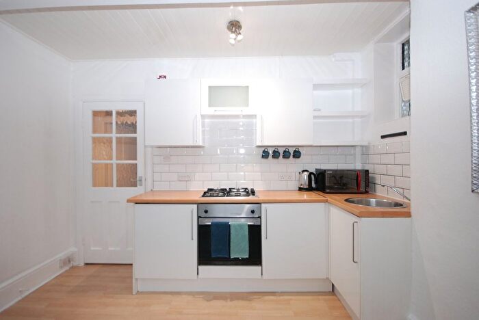 1 Bedroom Property To Rent In Lansdowne Way, London, SW8