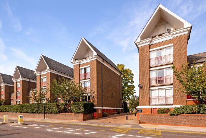 1 Bedroom Flat To Rent In Lockesfield Place, Isle Of Dogs, London, E14