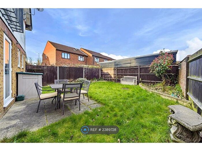 2 Bedroom End Of Terrace House To Rent In Hazlitt Close, Feltham, TW13