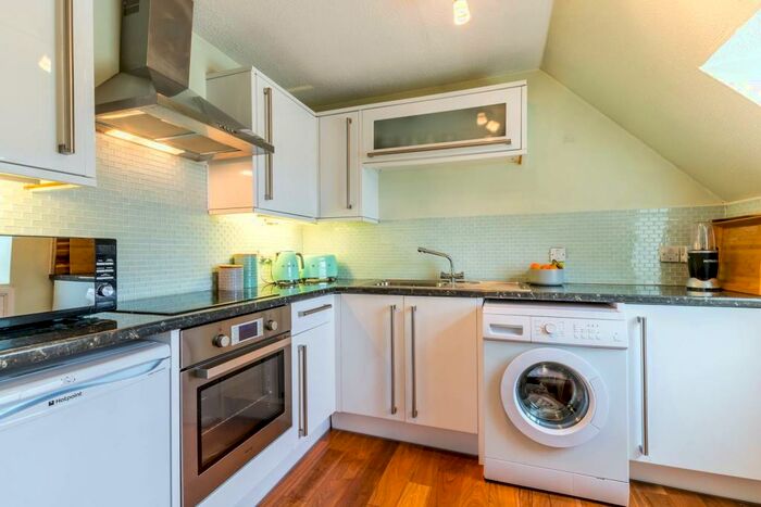 1 Bedroom Flat To Rent In Cavendish Road, Balham, London, SW12