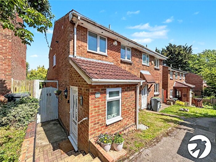 3 Bedroom Semi Detached House For Sale In Valley Rise, Walderslade Woods, Kent, ME5