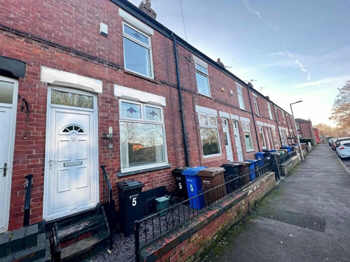 2 Bedroom House To Rent In Gorsey Mount Street, Offerton, Stockport, SK1